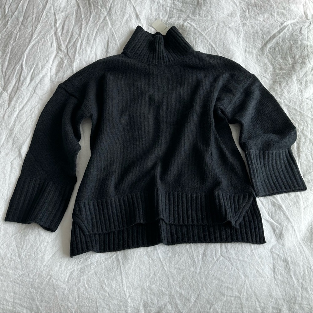 Abercrombie & Fitch sweater